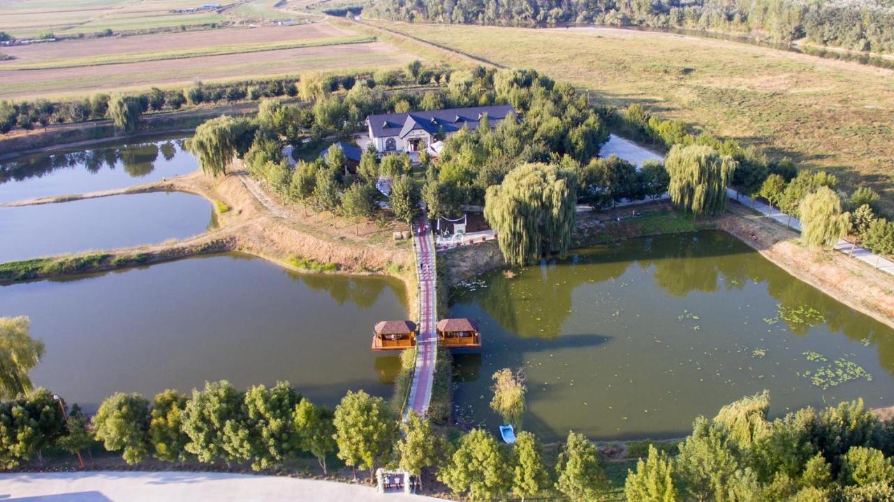 Hanul Marioarei Roman Exteriör bild